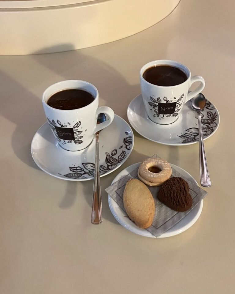 Cioccolata e biscotti Baraonda Mozzo